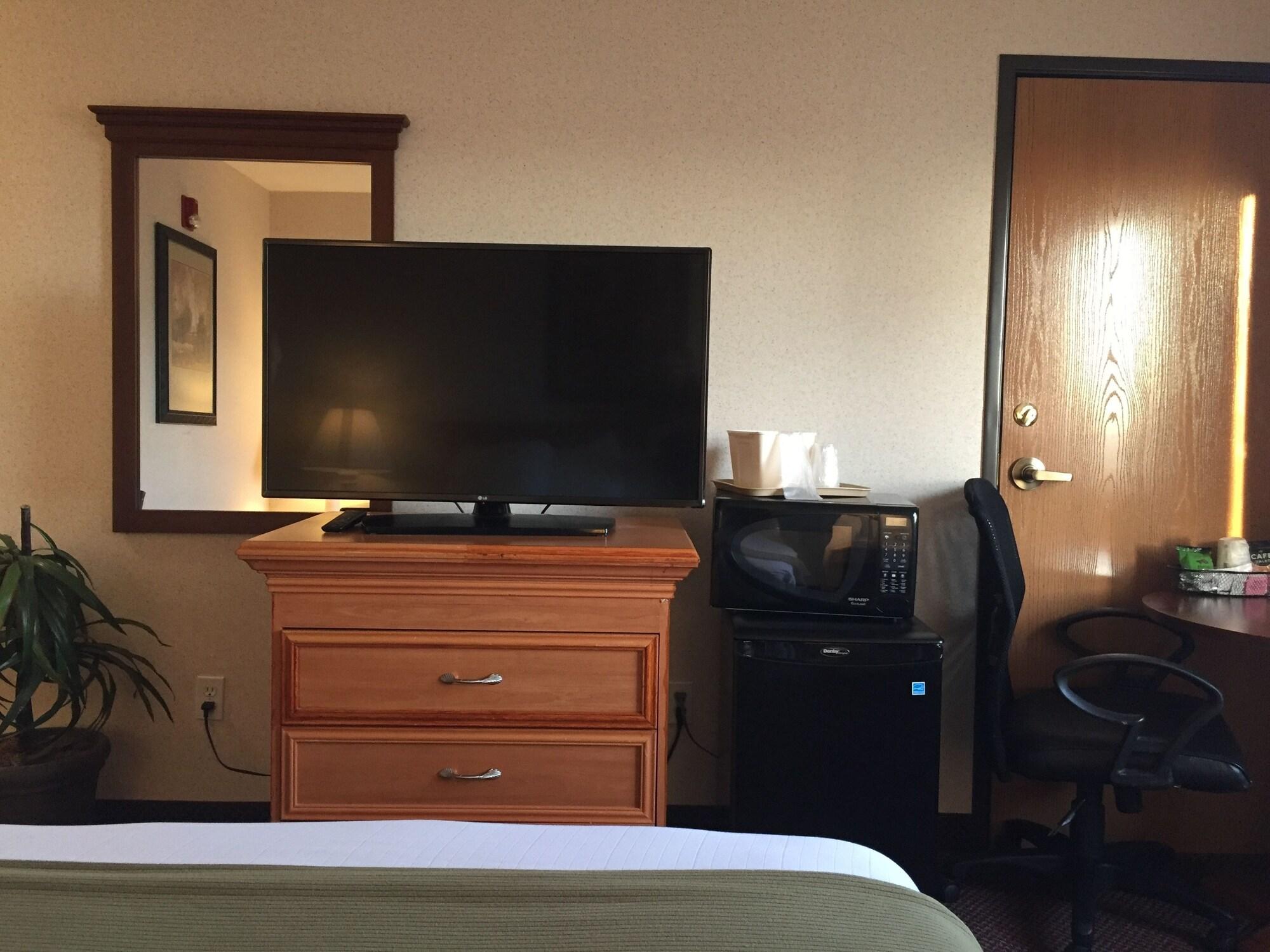 Quality Inn & Suites ווילוס מראה חיצוני תמונה
