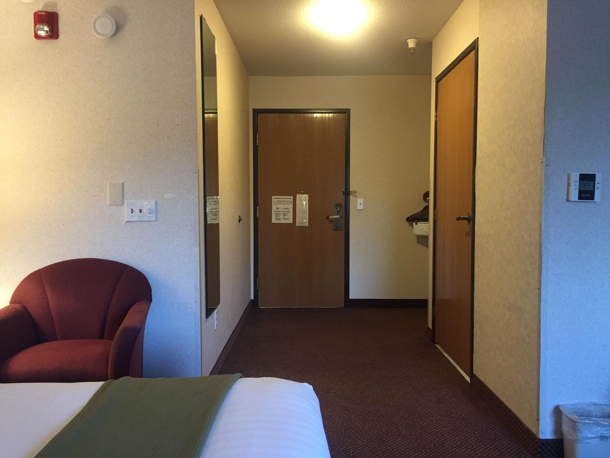 Quality Inn & Suites ווילוס מראה חיצוני תמונה