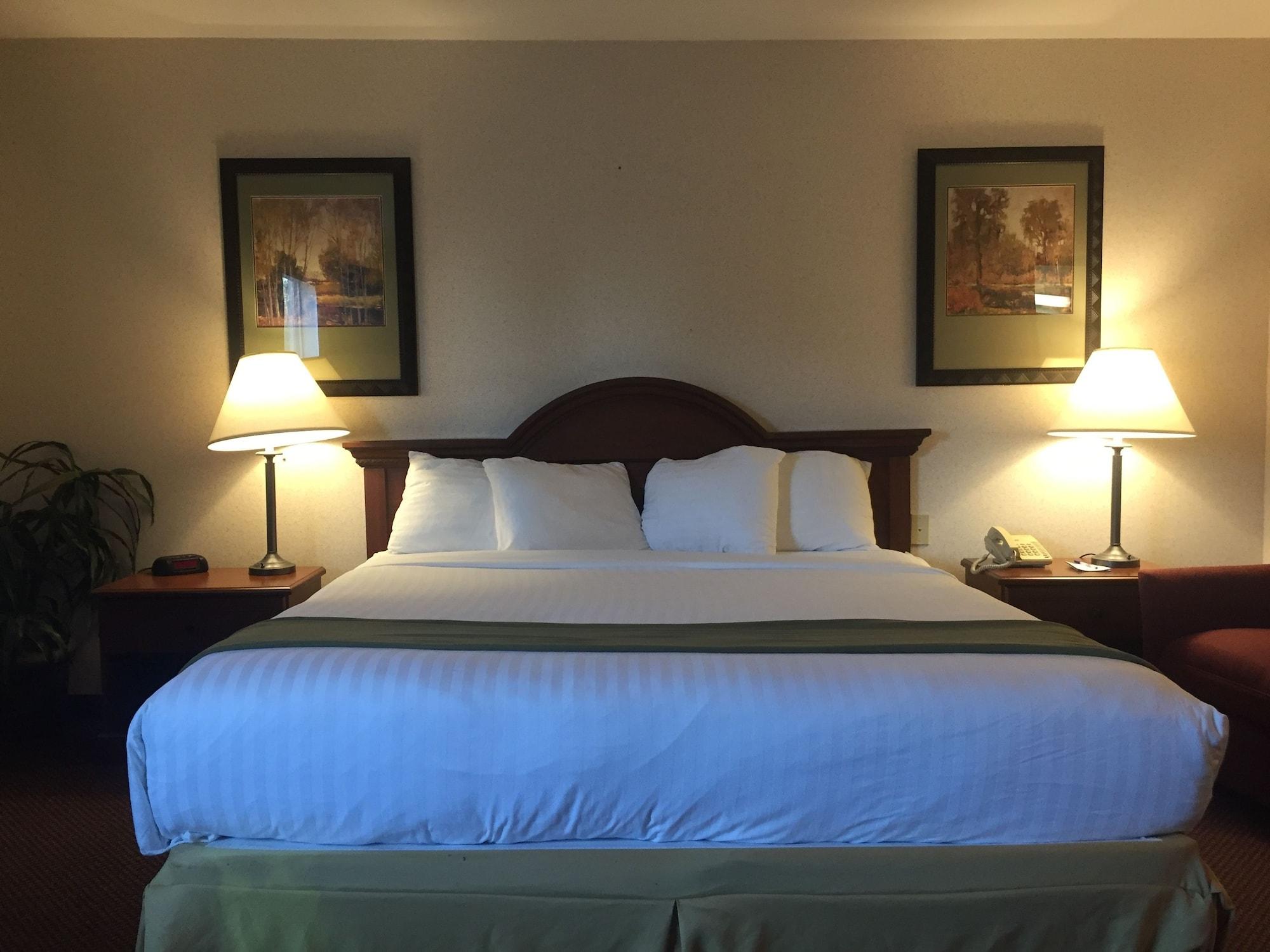 Quality Inn & Suites ווילוס מראה חיצוני תמונה