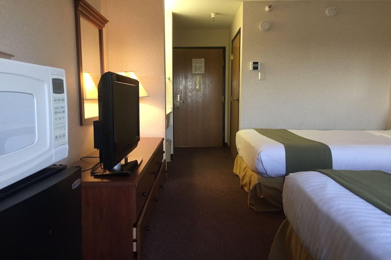 Quality Inn & Suites ווילוס מראה חיצוני תמונה