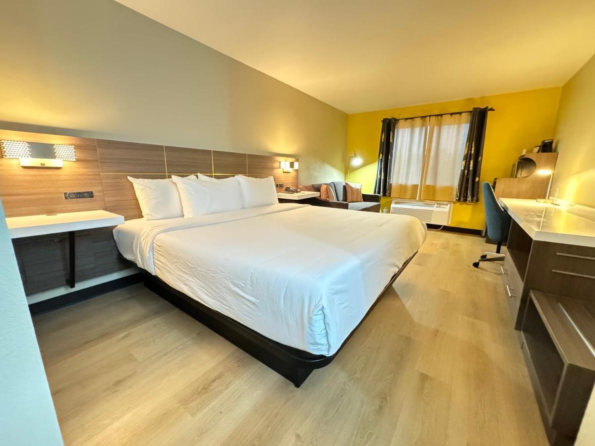 Quality Inn & Suites ווילוס מראה חיצוני תמונה
