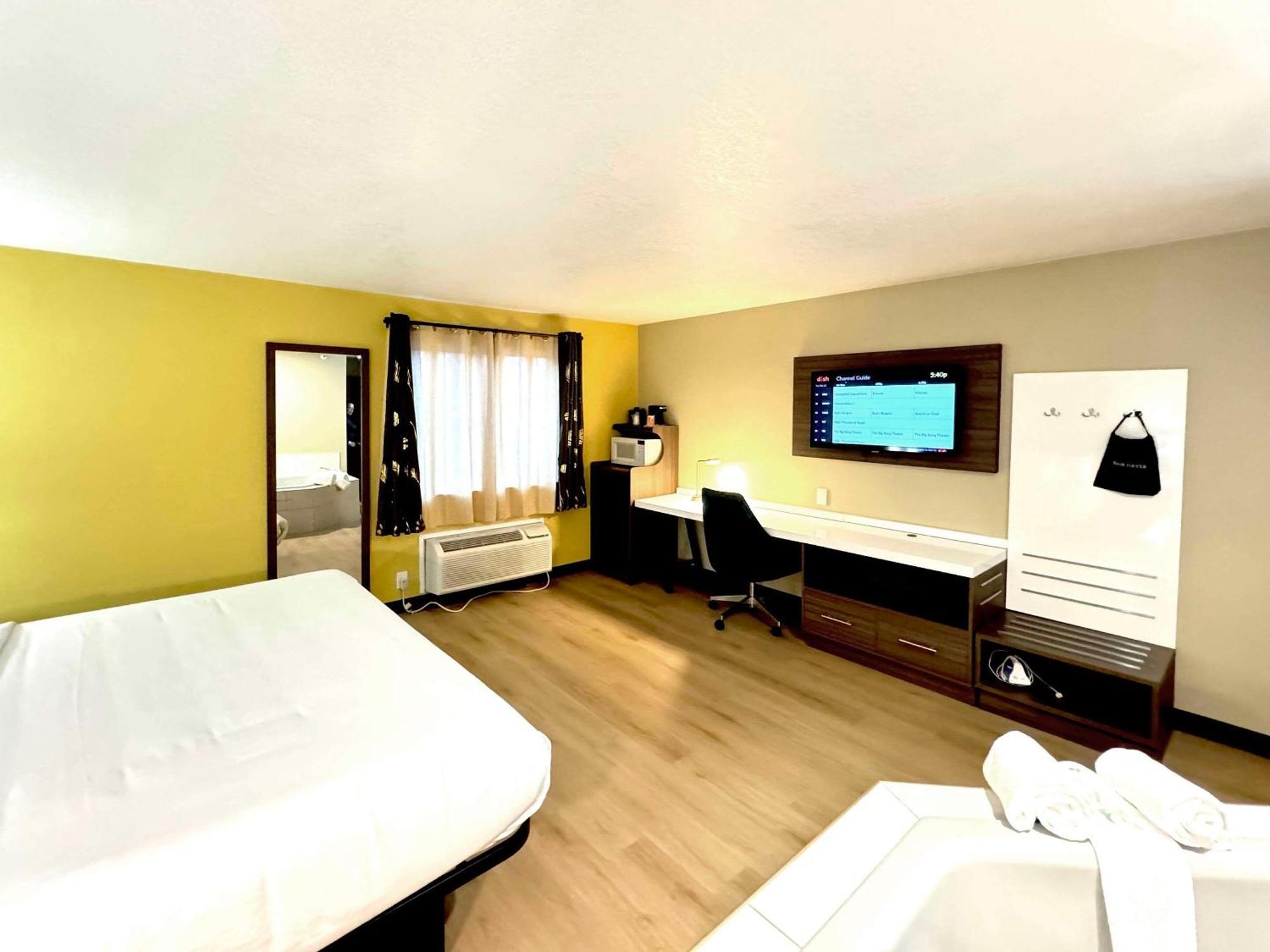 Quality Inn & Suites ווילוס מראה חיצוני תמונה