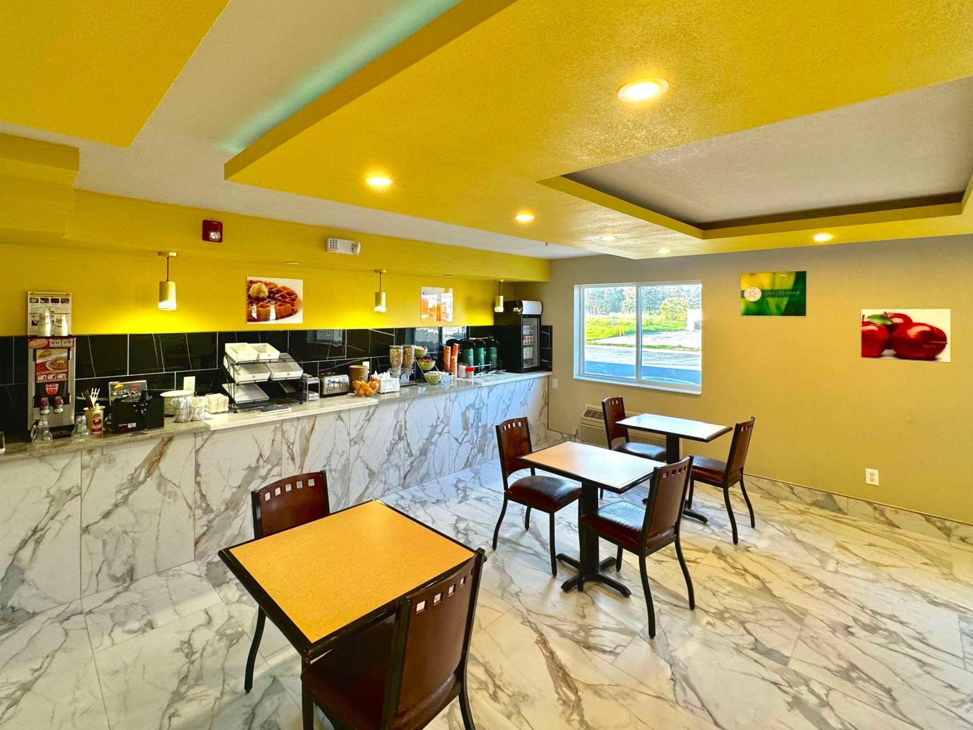 Quality Inn & Suites ווילוס מראה חיצוני תמונה